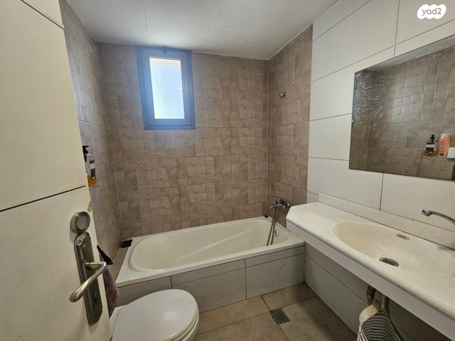 דופלקס, שדרות המאירי, קרית משה, ירושלים