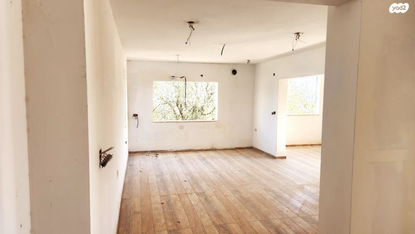 דו משפחתי, משגב עם