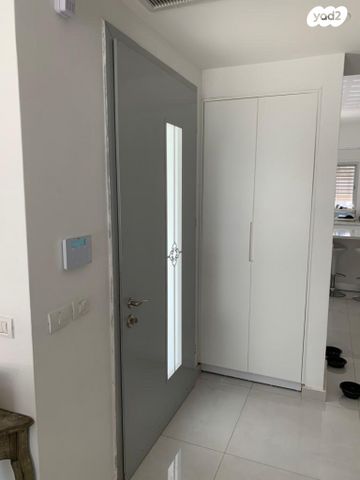 דו משפחתי, רוטשילד, שאר העיר, קדימה צורן