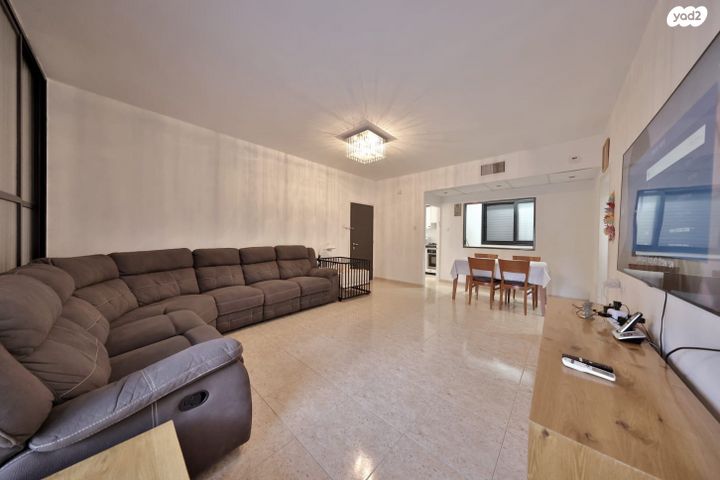 דירה, כיכר העירייה, מרכז העיר, קרית אתא