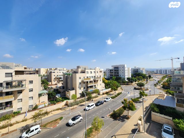 גג/ פנטהאוז, אבני חן, חריש