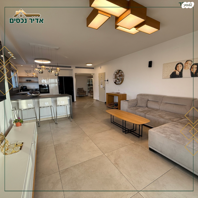 גג/ פנטהאוז, אפרים שריר, נהריה