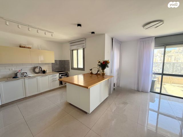 דירה, אליהו קורן 42, חומת שמואל, הר חומה, ירושלים