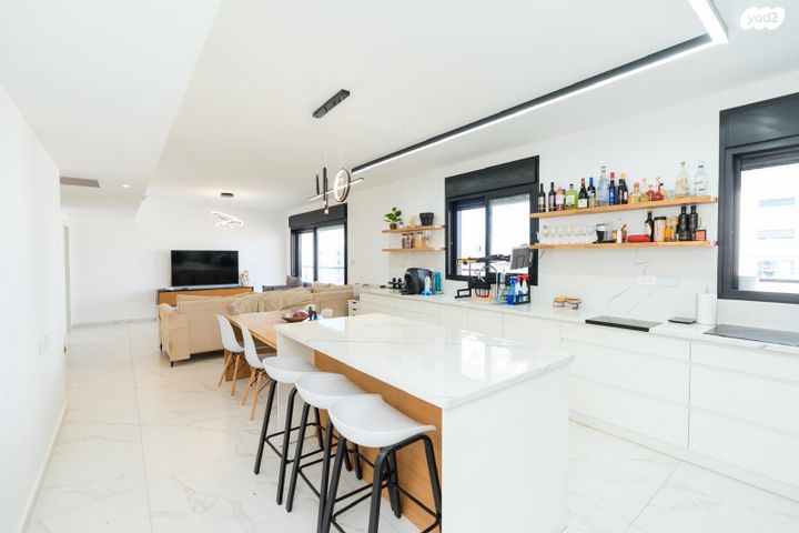 גג/ פנטהאוז, אור ים, אור עקיבא