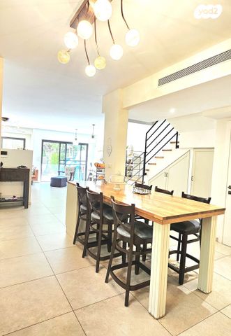 בית פרטי/ קוטג', האגוז, לפיד, לפיד