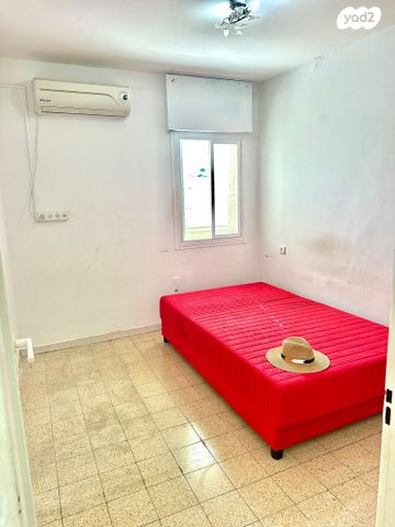 דירה, שרת, טירת כרמל