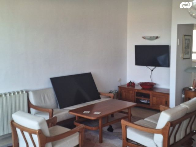 בית פרטי/ קוטג', היינריך צבי גרץ, נאות גנים, נתניה