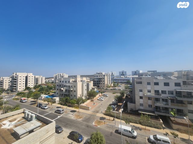 גג/ פנטהאוז, אבני חן, חריש