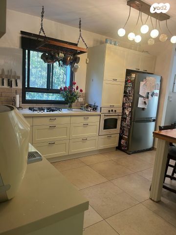 בית פרטי/ קוטג', האגוז, לפיד, לפיד