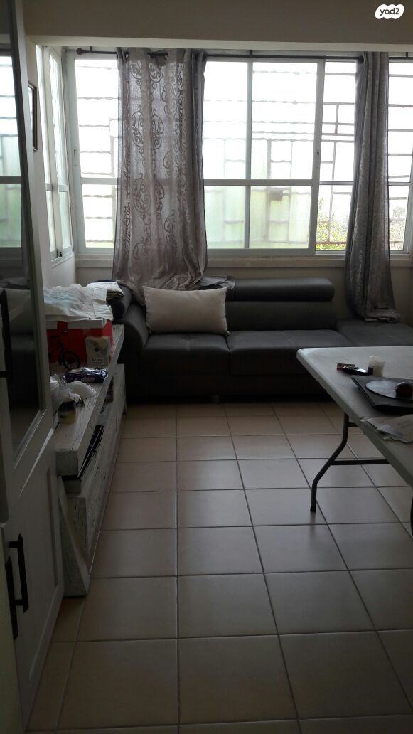 דירת גן, יאנוש קורצ'אק, גבעת המורה, עפולה