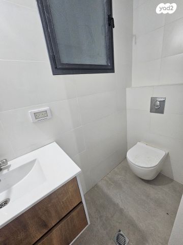 בית פרטי/ קוטג', שדרות העצמאות 1, גבעת שמואל