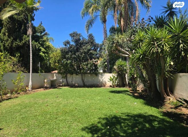 בית פרטי/ קוטג', קרית יערים, רמת השרון