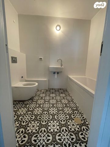 דירה, מונטיפיורי, הרכבת, תל אביב יפו