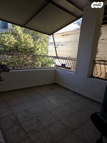 דירה, שלמה בן יוסף, ארמון הנציב, תלפיות מזרח, ירושלים