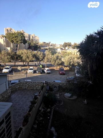 דירה, שלמה בן יוסף, ארמון הנציב, תלפיות מזרח, ירושלים