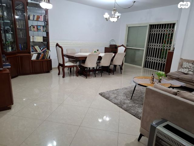 ד"ר ברויאר 18