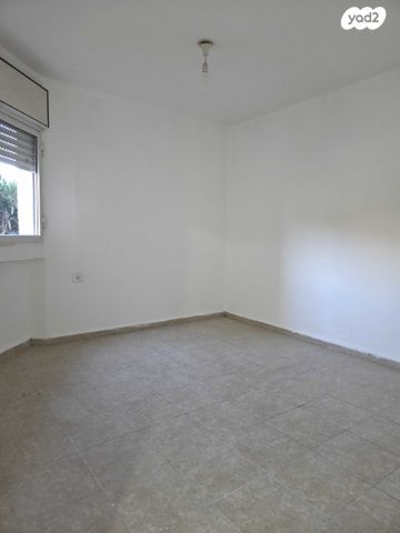 דירה, שלמה בן יוסף, ארמון הנציב, תלפיות מזרח, ירושלים