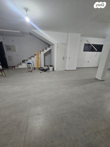 שדרות העצמאות 1