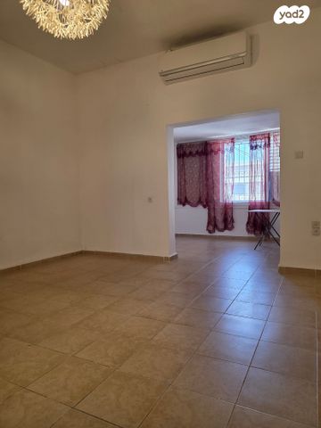 דירה, ג'ורג' לנדאור, מרכז העיר, סביניה, הוותיקה, קרית ביאליק