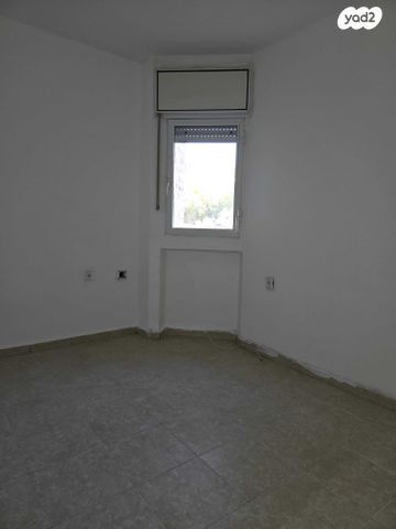 דירה, שלמה בן יוסף, ארמון הנציב, תלפיות מזרח, ירושלים