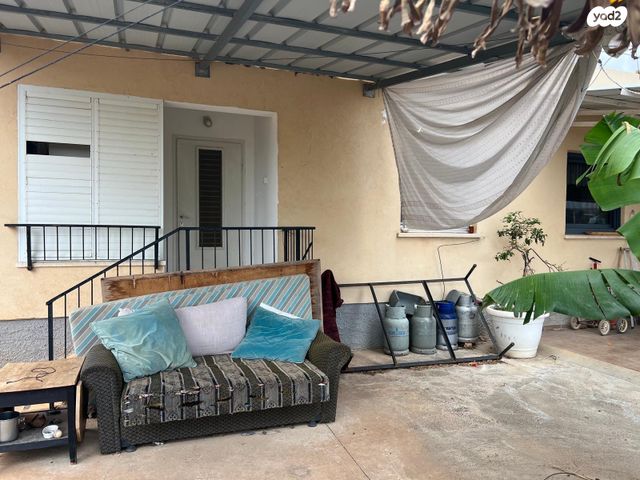 דו משפחתי, חוקוק