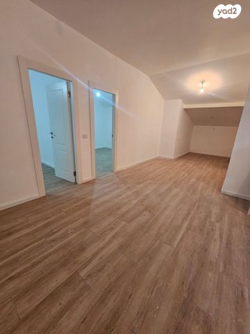 בית פרטי/ קוטג', שדרות העצמאות 1, גבעת שמואל