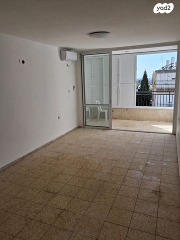 דירה, החשמונאים 37, לב העיר, בת ים