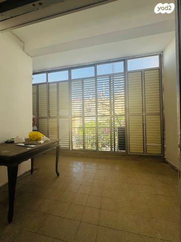 דירה, הרא"ה 116, יד לבנים, רמת גן