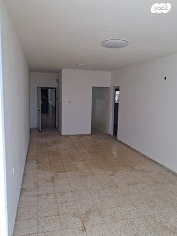 דירה, החשמונאים 37, לב העיר, בת ים