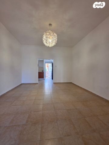 דירה, ג'ורג' לנדאור, מרכז העיר, סביניה, הוותיקה, קרית ביאליק