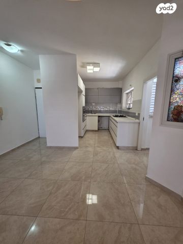 דירה, הנשיא הראשון, רחובות