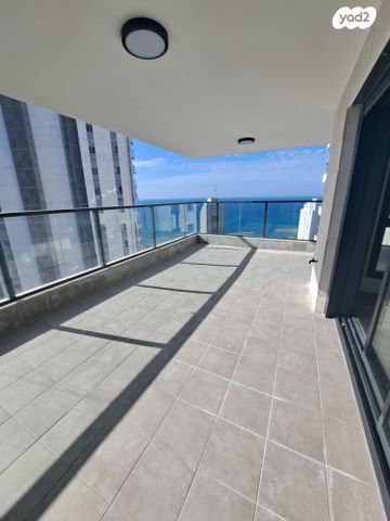 גג/ פנטהאוז, אמנון ליפקין שחק 3, נוף הטיילת, נתניה