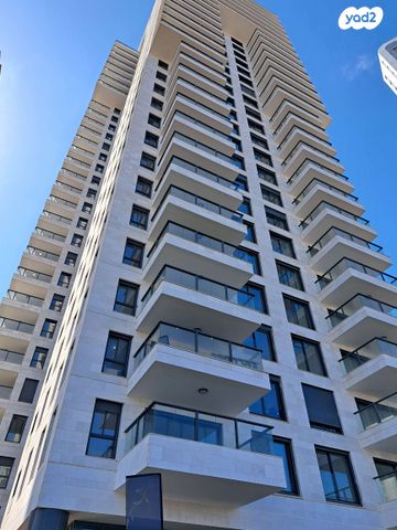 גג/ פנטהאוז, אמנון ליפקין שחק 3, נוף הטיילת, נתניה