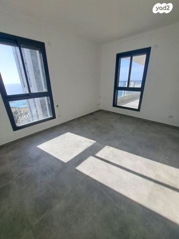 גג/ פנטהאוז, אמנון ליפקין שחק 3, נוף הטיילת, נתניה