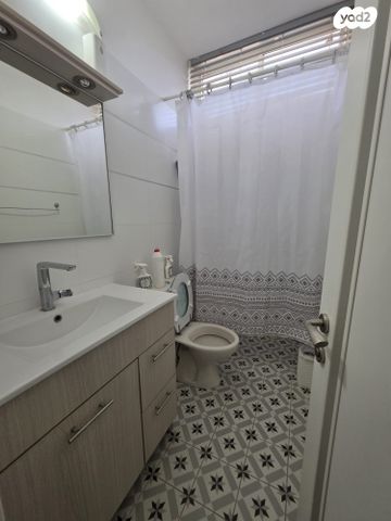 דירה, הנשיא הראשון, רחובות