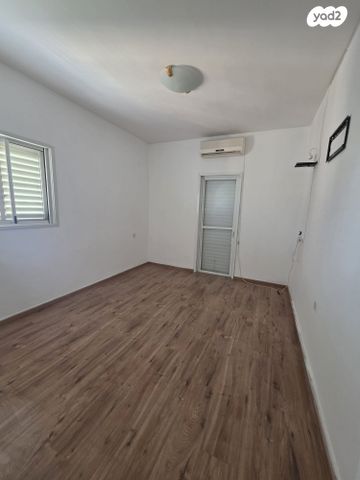 דירה, הנשיא הראשון, רחובות