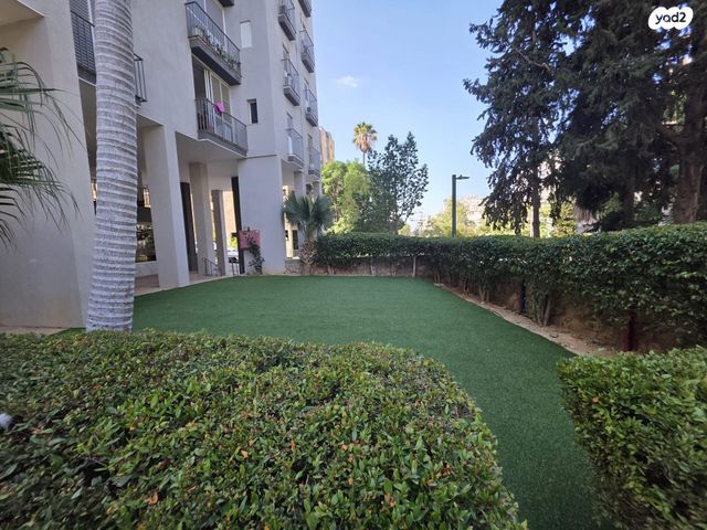 דירה, הנשיא הראשון, רחובות