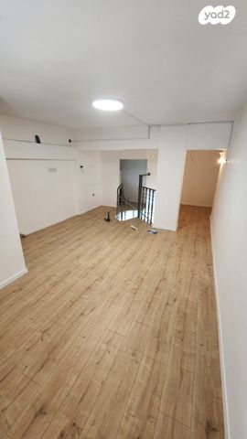 חנויות/ שטח מסחרי, א.ד. גורדון 1, צפון מערב מרכז העיר, נתניה