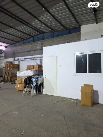 מחסנים, התעשייה, אזור תעשיה קרית אתא, קרית אתא