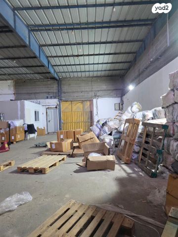 מחסנים, התעשייה, אזור תעשיה קרית אתא, קרית אתא