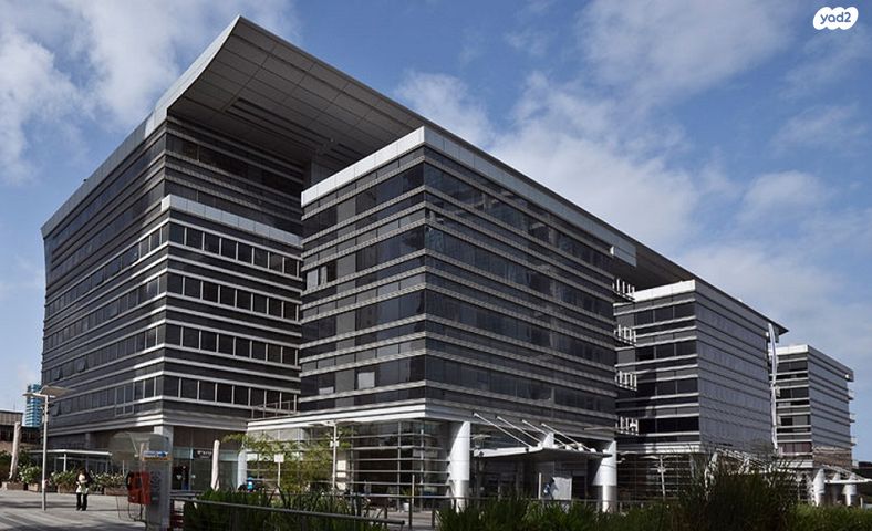 חנויות/ שטח מסחרי