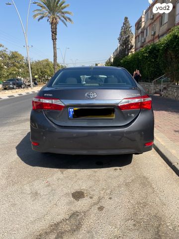 טויוטה קורולה