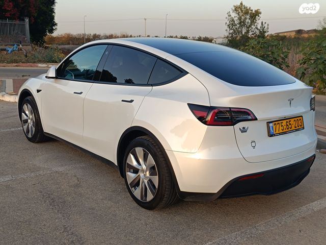 מודעת רכב טסלה מודל Y