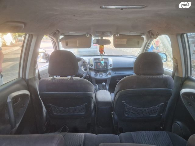 טויוטה RAV4