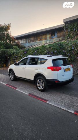 טויוטה RAV4
