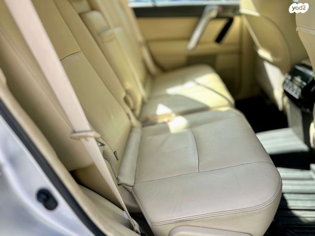 טויוטה לנד קרוזר