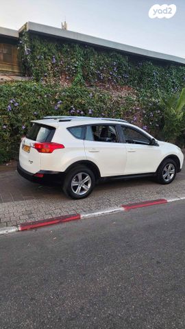 טויוטה RAV4