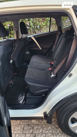 טויוטה RAV4