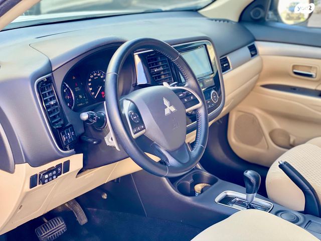 מיצובישי אאוטלנדר