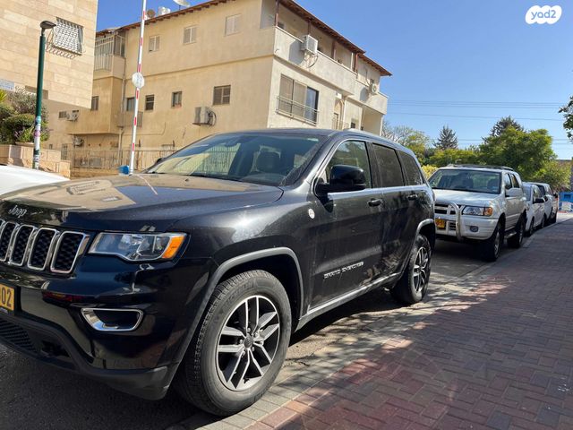 מודעת רכב ג'יפ גרנד צ'ירוקי